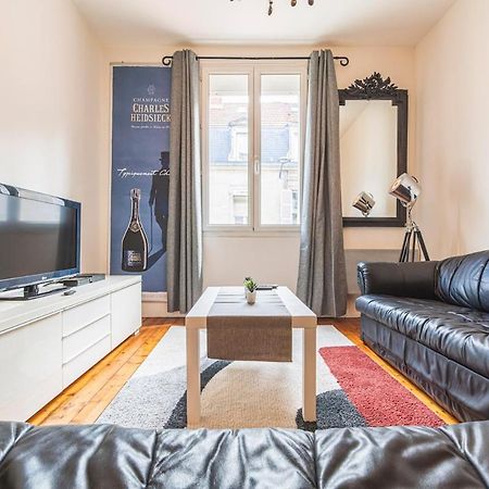 Bar A Bulles - Ancien Comptoir Transforme Villa Reims Luaran gambar