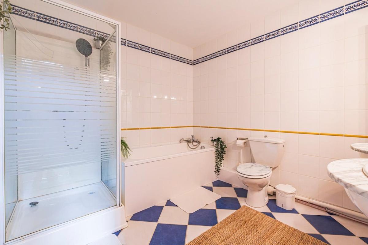 Bar A Bulles - Ancien Comptoir Transforme Villa Reims Luaran gambar