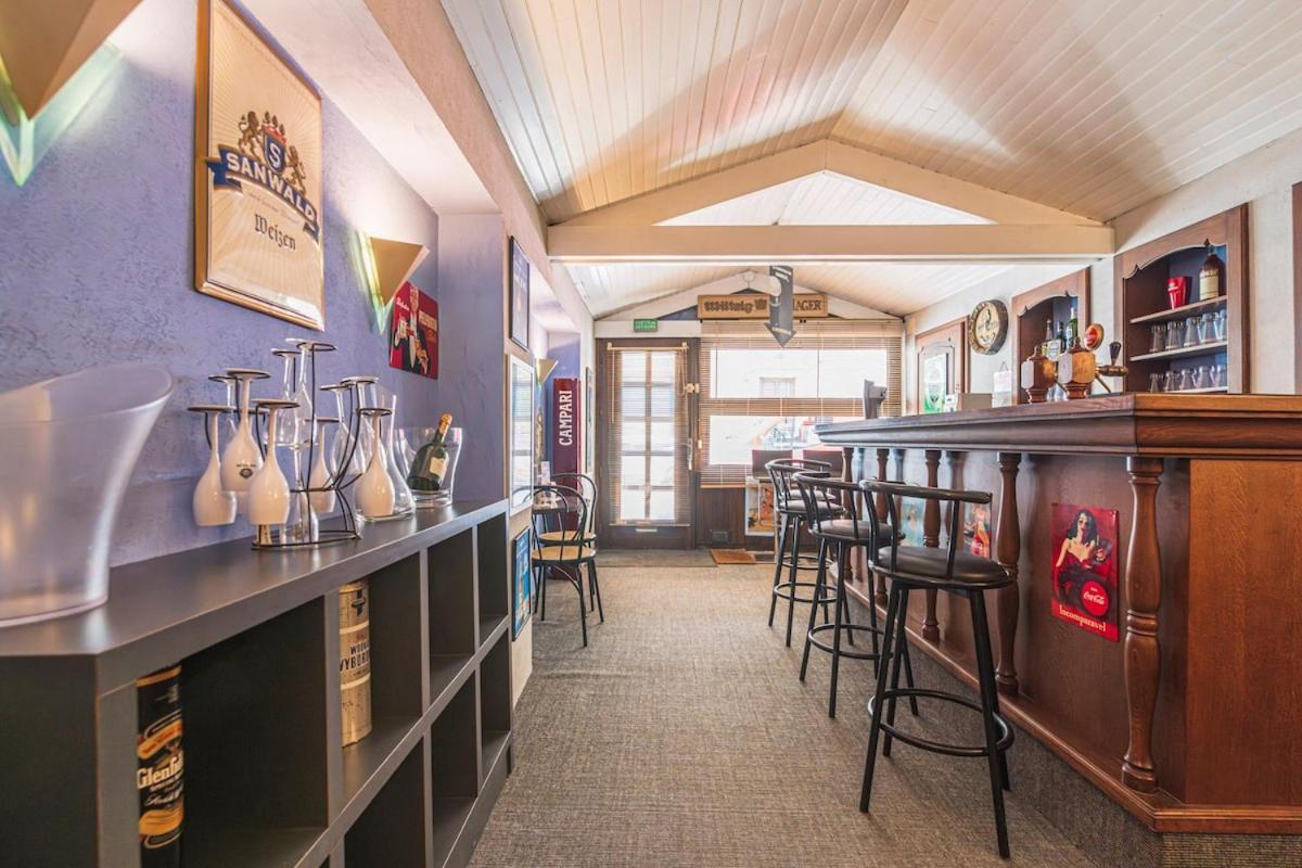 Bar A Bulles - Ancien Comptoir Transforme Villa Reims Luaran gambar